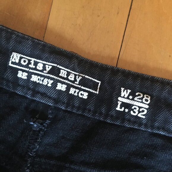 Noisy May Ripped black mom jeans - Picture 3 of 4